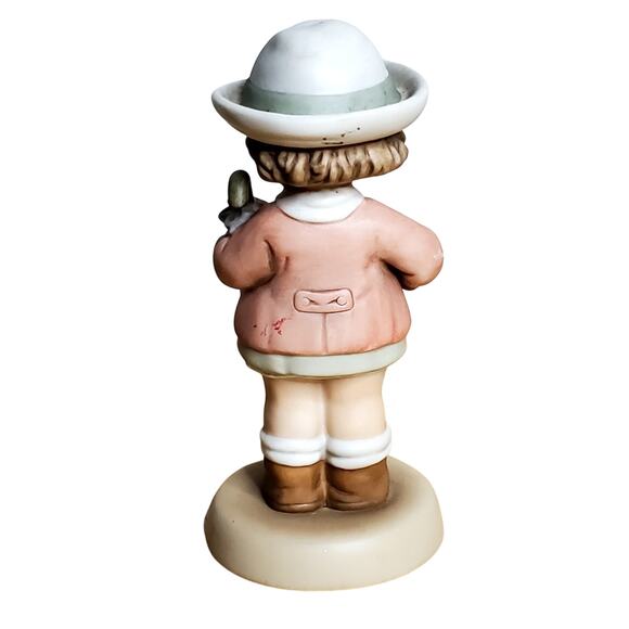 Enesco Memories of Yesterday Waiting For The Sunshine S0102 Girl & Umbrella 1992 - Picture 3 of 7